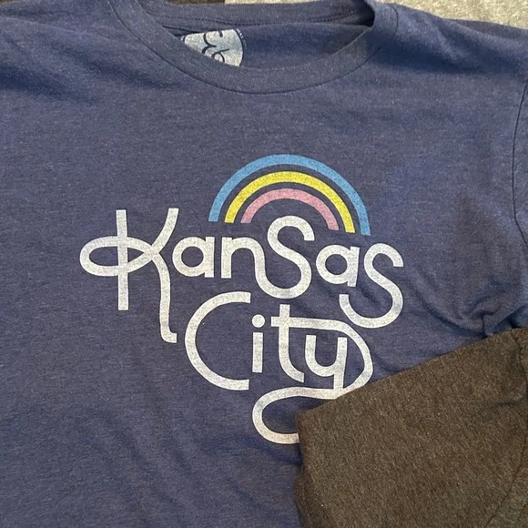 LAST CHANCE - GONE END OF MARCH Travel T-Shirt Bundle Size Small Assortment - Picture 4 of 7